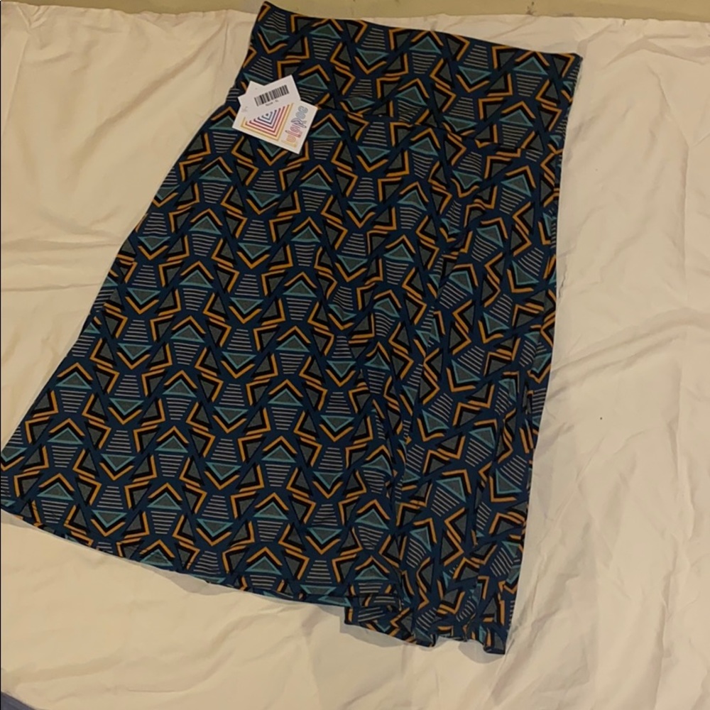 Patterned LulaRoe skirt